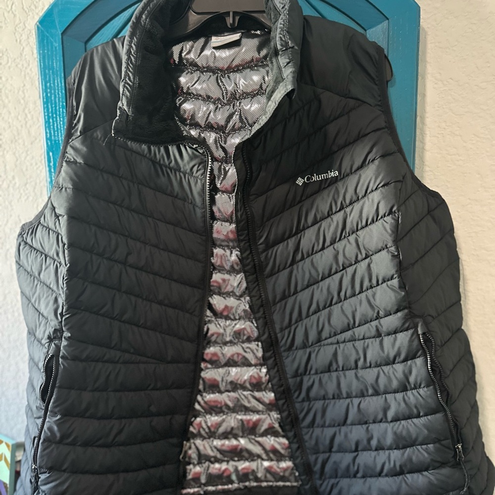Columbia Black and Gray Puffer Vest